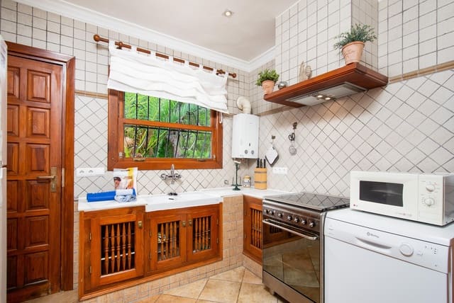 3 slaapkamer Villa voor vakantieverhuur in Cap Martí - El Tossalet - Pinomar, Javea / Xàbia met zwembad garage - € 567 (Ref: 3777676)