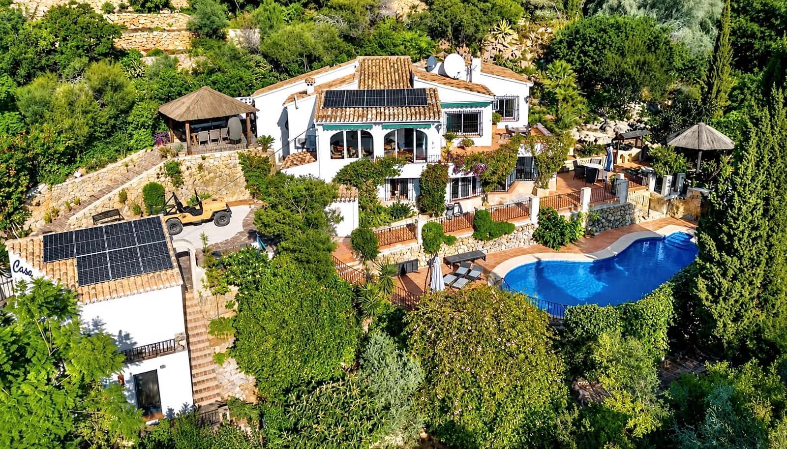 Chalet de 4 habitaciones en Javea / Xàbia en alquiler vacacional con piscina garaje - 1.300 € (Ref: 3799237)