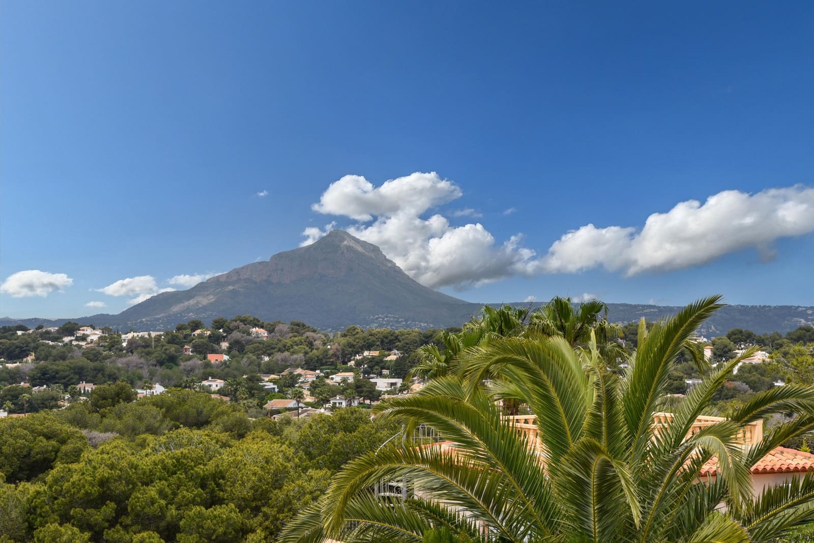 3 slaapkamer Villa voor vakantieverhuur in Javea / Xabia met zwembad garage - € 532 (Ref: 3799249)