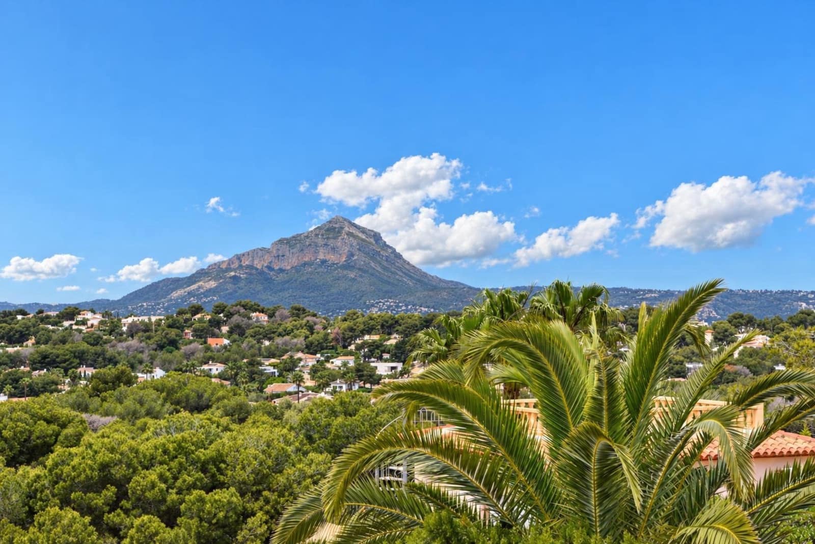 Villa/Maison de 3 chambres de location de vacances à Javea / Xabia avec piscine garage - 532 € (Ref: 3799249)