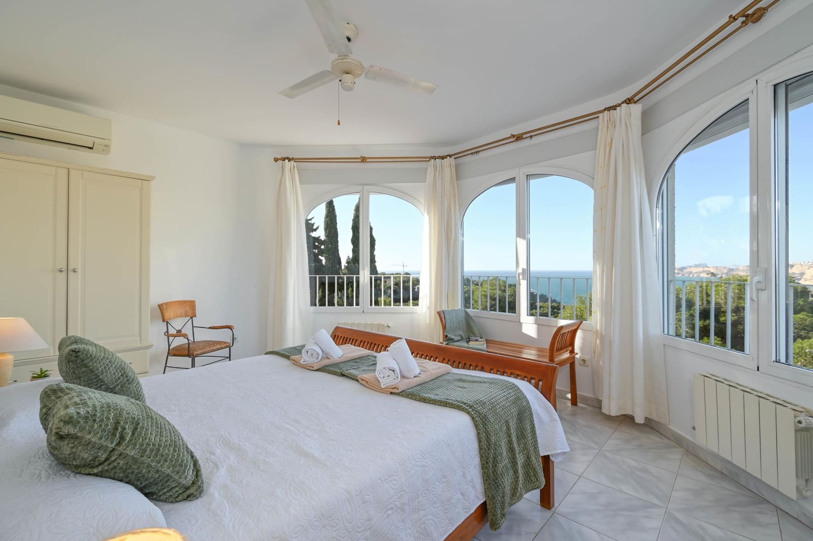 3 bedroom Villa for holiday rental in Javea / Xabia with pool garage - € 1,201 (Ref: 3799260)