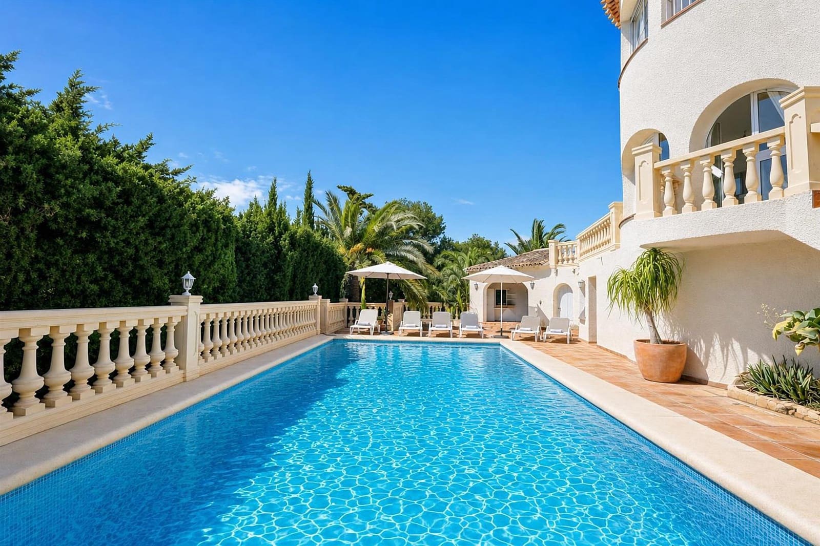 4 slaapkamer Villa voor vakantieverhuur in Javea / Xabia met zwembad garage - € 1.516 (Ref: 3799261)