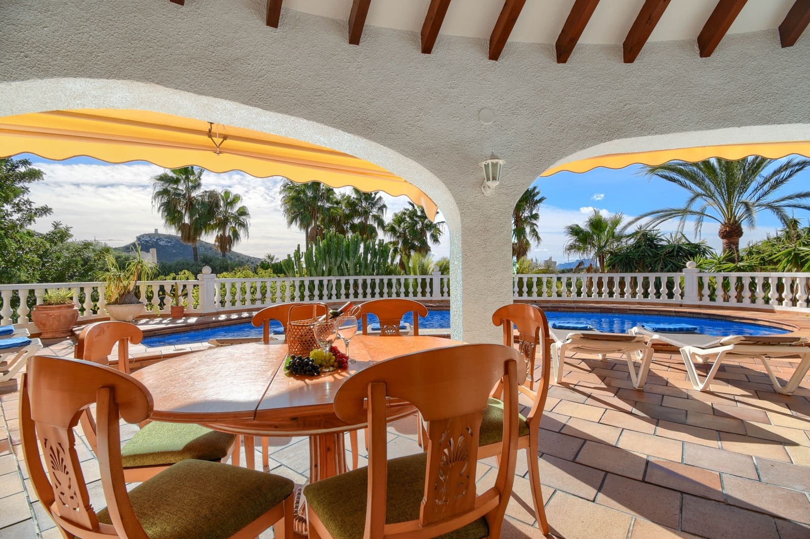 3 bedroom Villa for holiday rental in Moraira with pool - € 527 (Ref: 3799264)