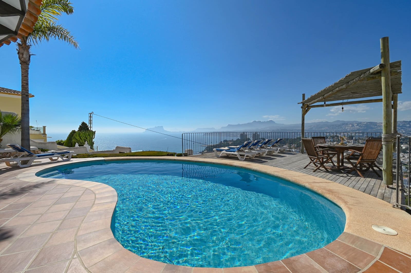 2 slaapkamer Villa voor vakantieverhuur in Moraira met zwembad garage - € 1.343 (Ref: 3799279)