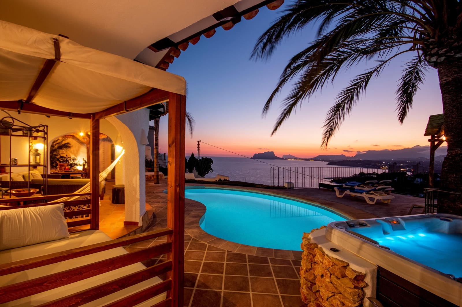 2 slaapkamer Villa voor vakantieverhuur in Moraira met zwembad garage - € 1.343 (Ref: 3799279)