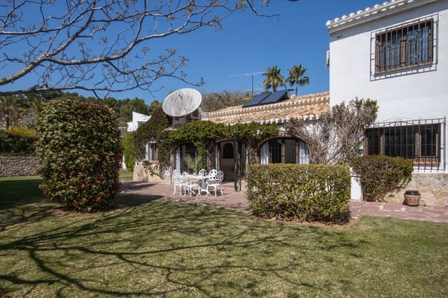 2 makuuhuone Huvila lomavuokrausta paikassa Cap Martí - El Tossalet - Pinomar, Javea / Xàbia mukana uima-altaan 
autotalli - 753 € (Ref: 3799282)