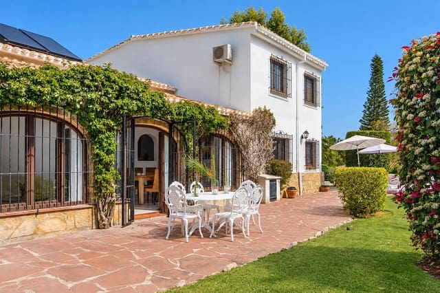 Chalet de 4 habitaciones en Cap Martí - El Tossalet - Pinomar, Javea / Xàbia en alquiler vacacional con piscina garaje - 1.171 € (Ref: 3799283)