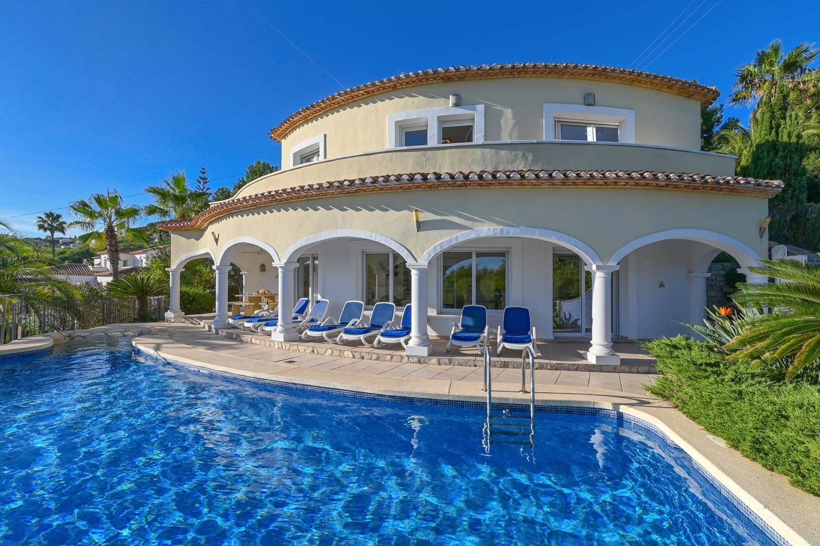   2 soveværelse   ferieVilla i Javea / Xabia   med   swimmingpool  garage  - € 567 (Ref: 3808554)