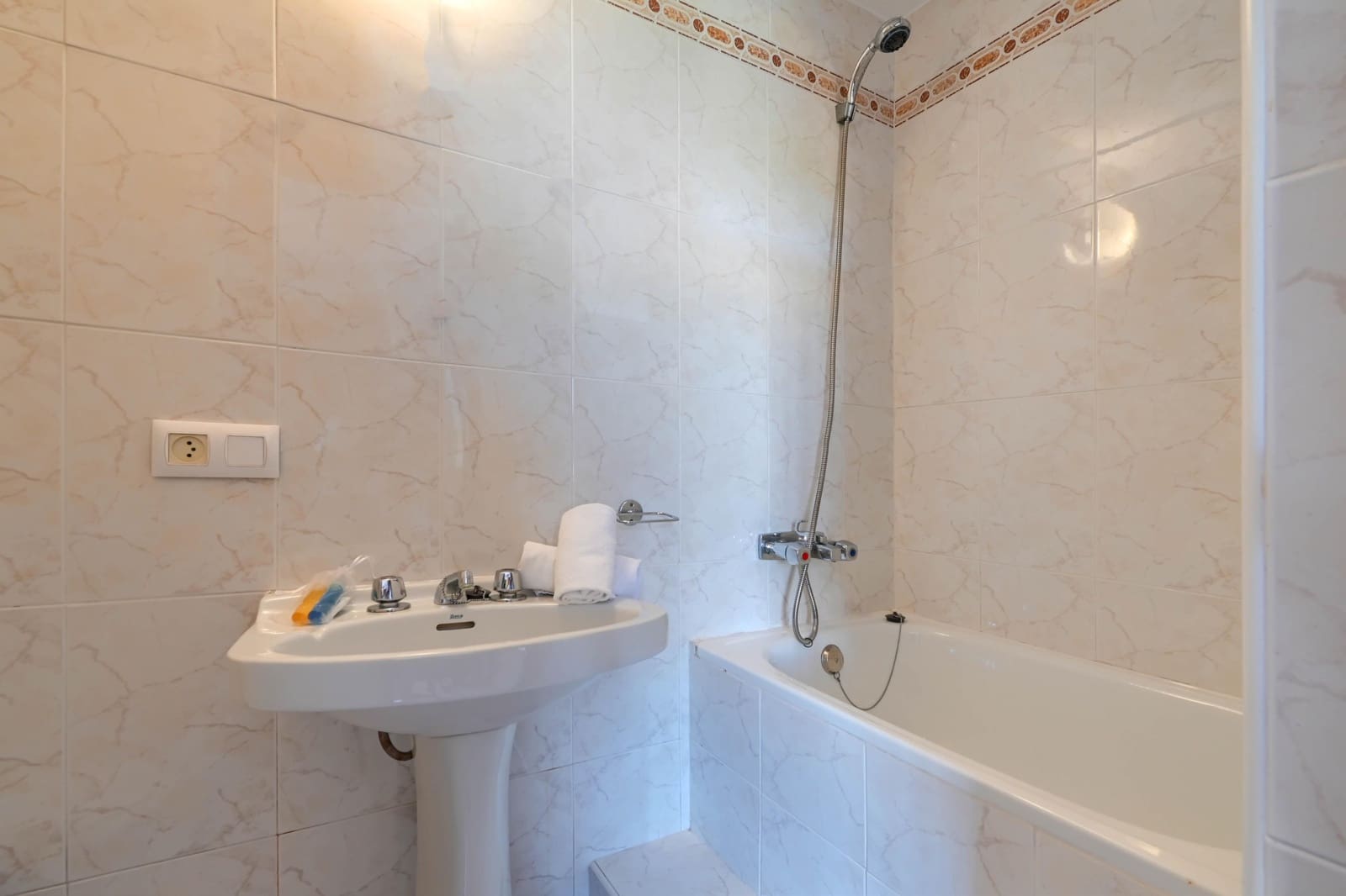 3 camera da letto Villa da affitare come casa vacanza in Ambolo con piscina - 675 € (Rif: 3855978)