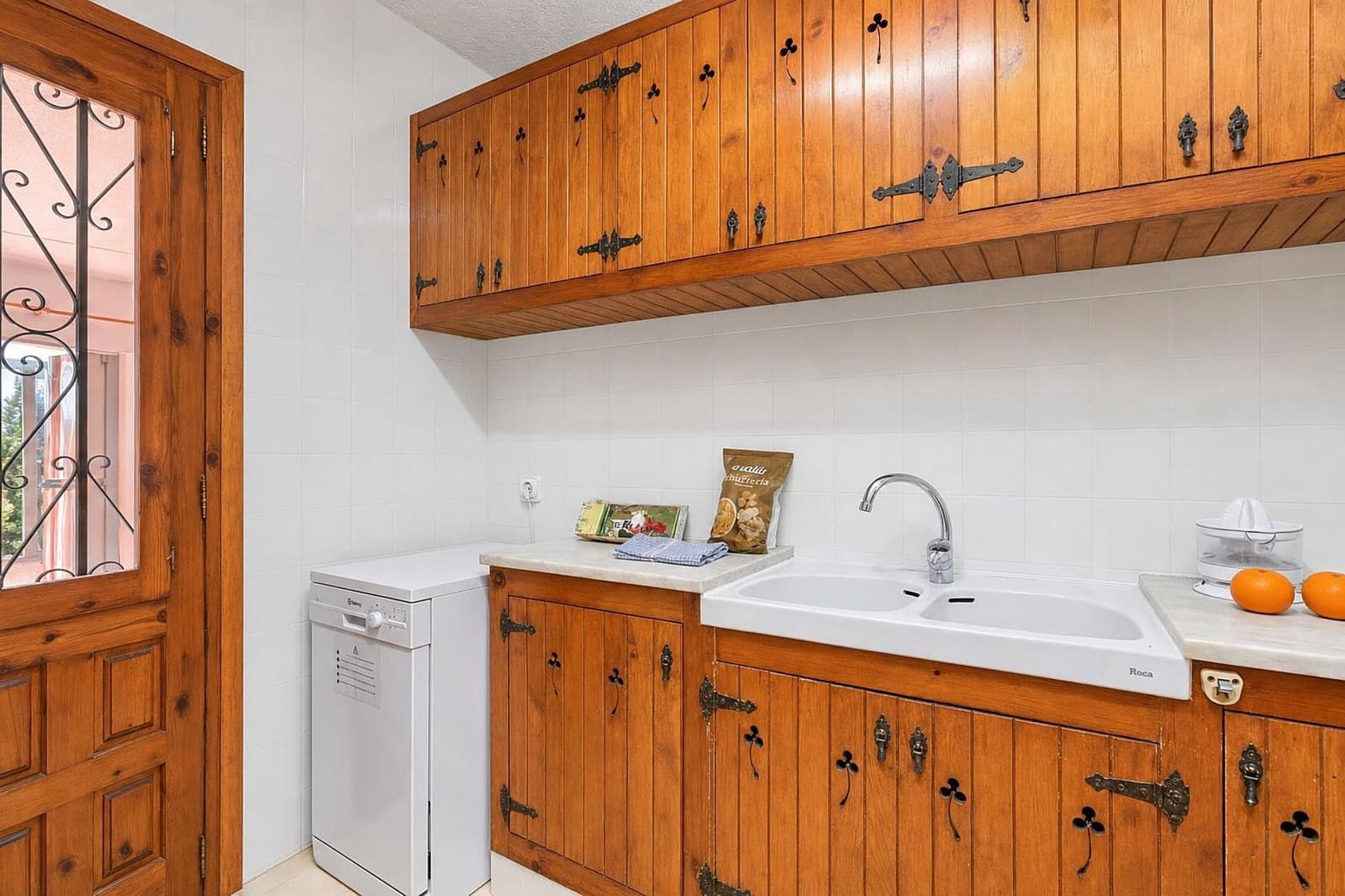 Villa/Maison de 3 chambres de location de vacances à Ambolo avec piscine - 675 € (Ref: 3855978)