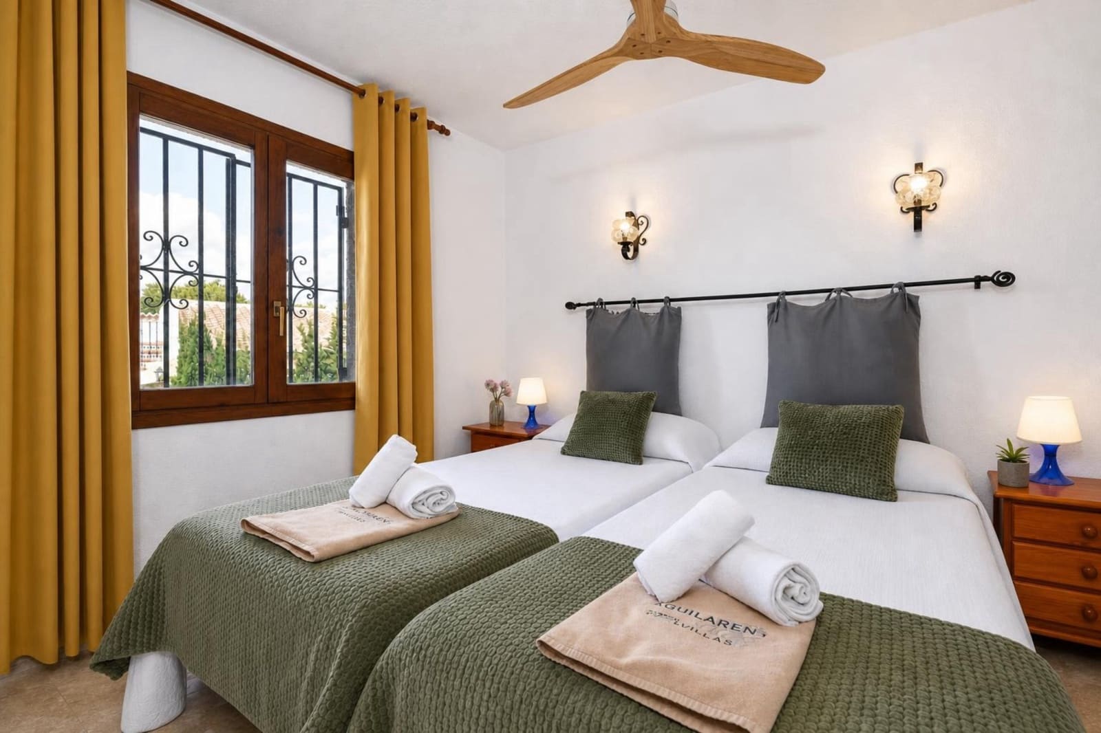 Villa/Maison de 3 chambres de location de vacances à Ambolo avec piscine - 675 € (Ref: 3855978)
