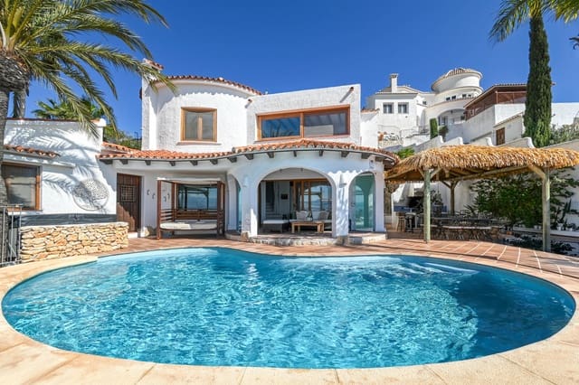 3 bedroom Villa for holiday rental in El Portet - Pla de Mar, Teulada-Moraira with pool garage - € 1,648 (Ref: 3928602)
