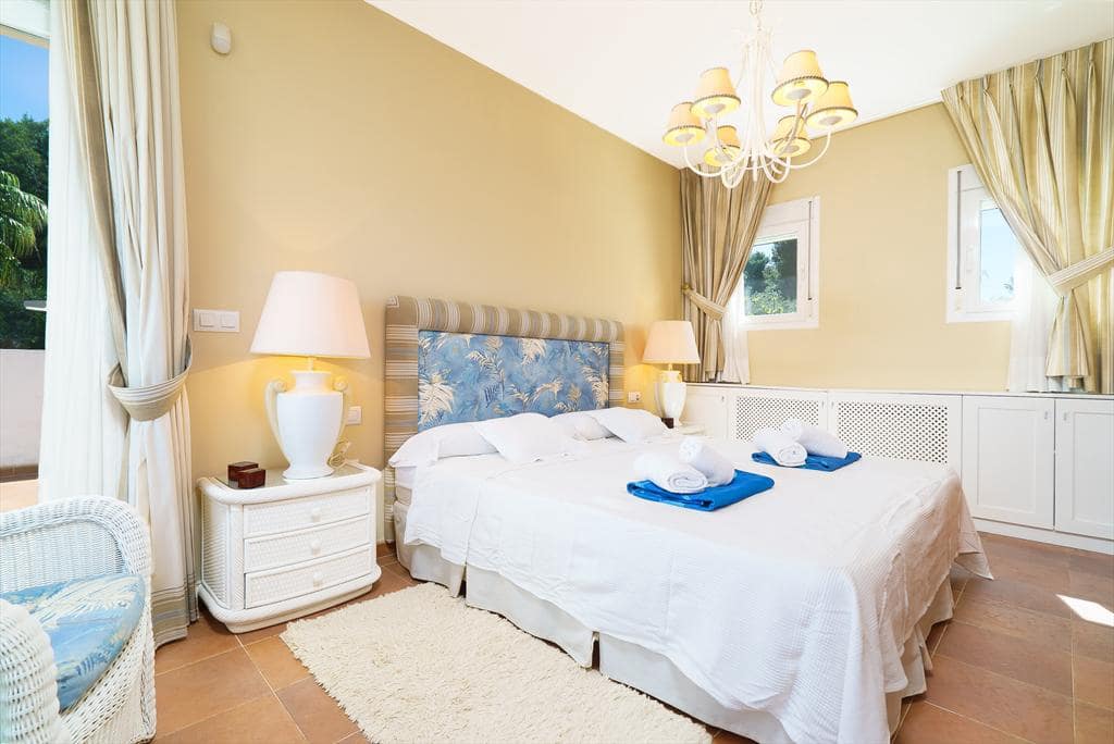 4 soverom Villa til salgs i Adsubia med svømmebasseng garasje - € 833 (Ref: 3928605)