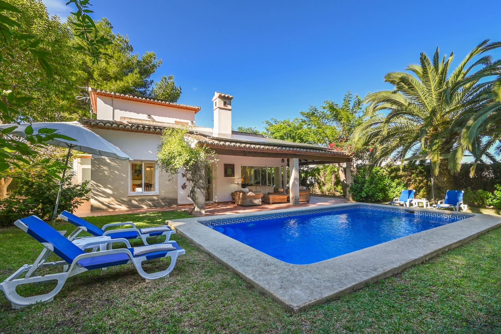 4 soverom Villa til salgs i Adsubia med svømmebasseng garasje - € 833 (Ref: 3928605)