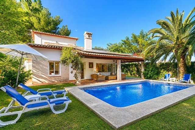 Chalet de 4 habitaciones en Adsubia, Javea / Xàbia en alquiler vacacional con piscina garaje - 1.048 € (Ref: 3928605)