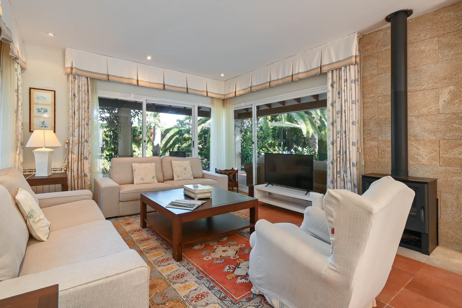 3 slaapkamer Villa voor vakantieverhuur in Adsubia met zwembad garage - € 971 (Ref: 3928606)