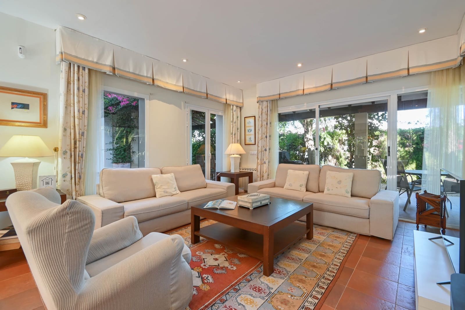 3 slaapkamer Villa voor vakantieverhuur in Adsubia met zwembad garage - € 971 (Ref: 3928606)