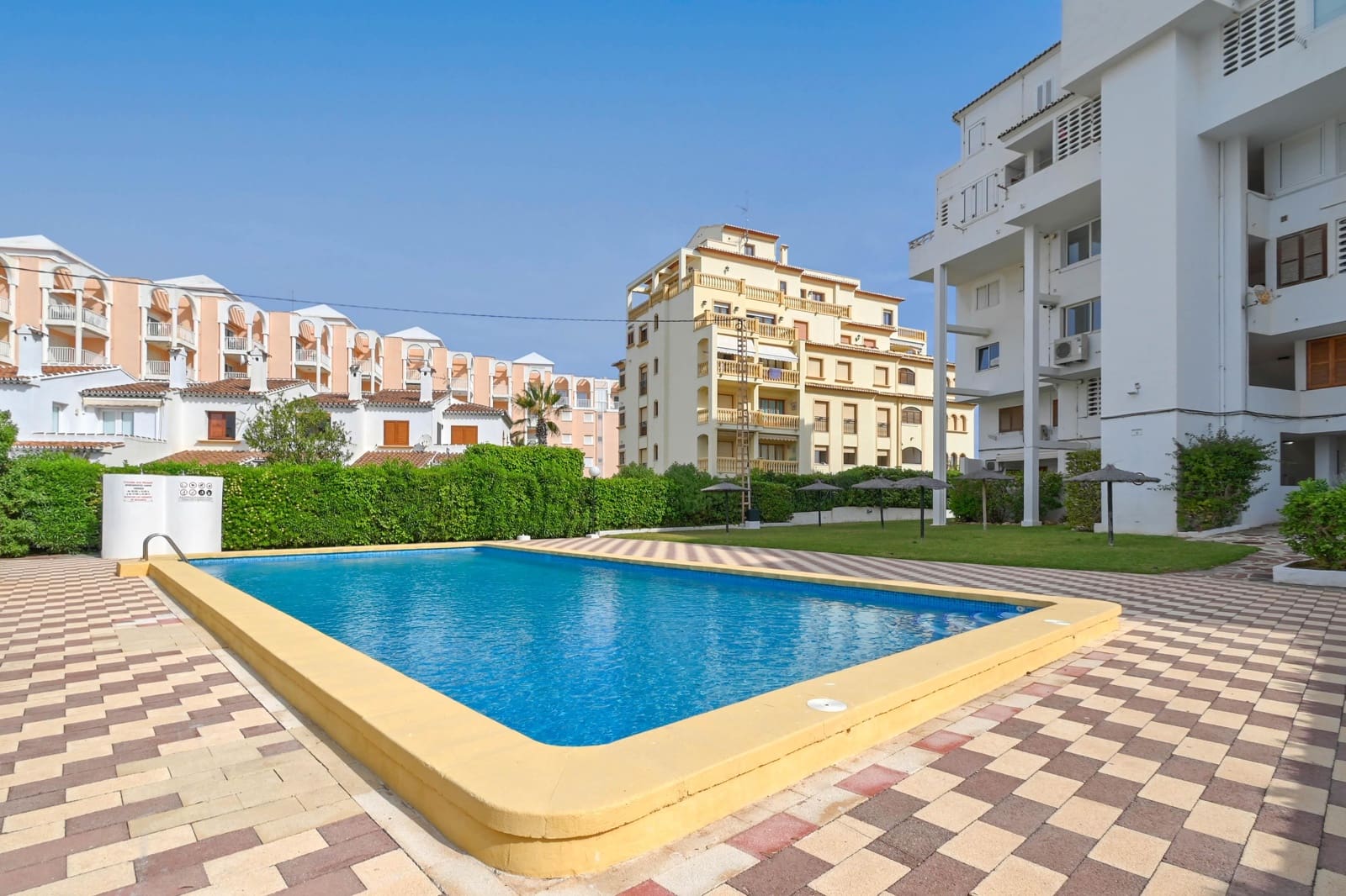 2 slaapkamer Appartement voor vakantieverhuur in Javea / Xabia met zwembad garage - € 368 (Ref: 3928612)