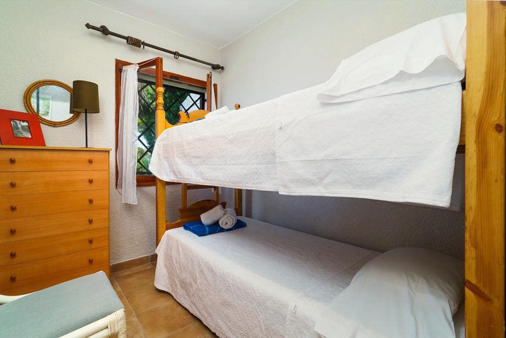 3 slaapkamer Villa voor vakantieverhuur in Javea / Xabia met zwembad garage - € 726 (Ref: 3992343)