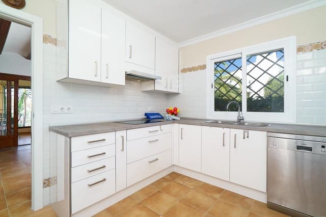 3 slaapkamer Villa voor vakantieverhuur in Cap Martí - El Tossalet - Pinomar, Javea / Xàbia met zwembad garage - € 726 (Ref: 3992343)