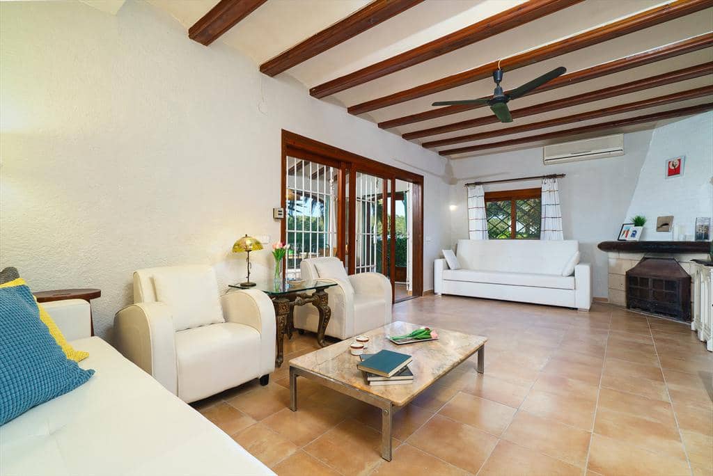 3 slaapkamer Villa voor vakantieverhuur in Javea / Xabia met zwembad garage - € 726 (Ref: 3992343)