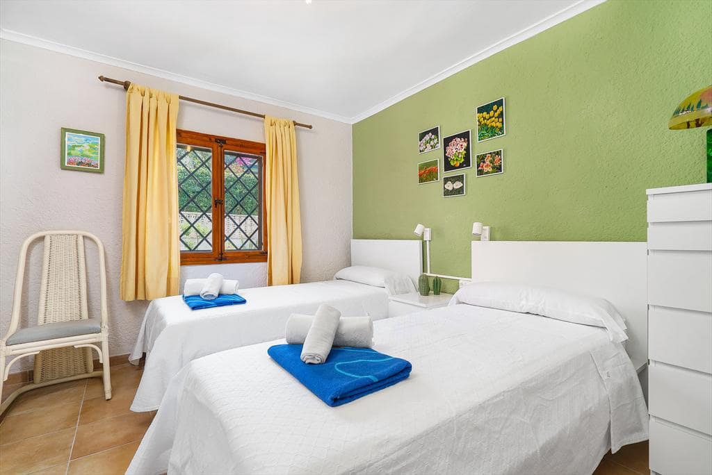 3 slaapkamer Villa voor vakantieverhuur in Javea / Xabia met zwembad garage - € 726 (Ref: 3992343)