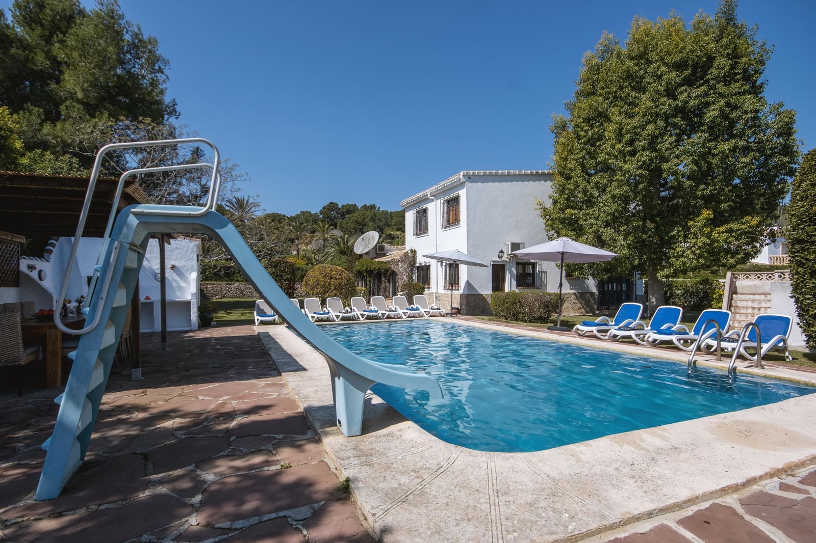   6 soveværelse   ferieVilla i Javea / Xabia   med   swimmingpool  garage  - € 1.559 (Ref: 4026160)