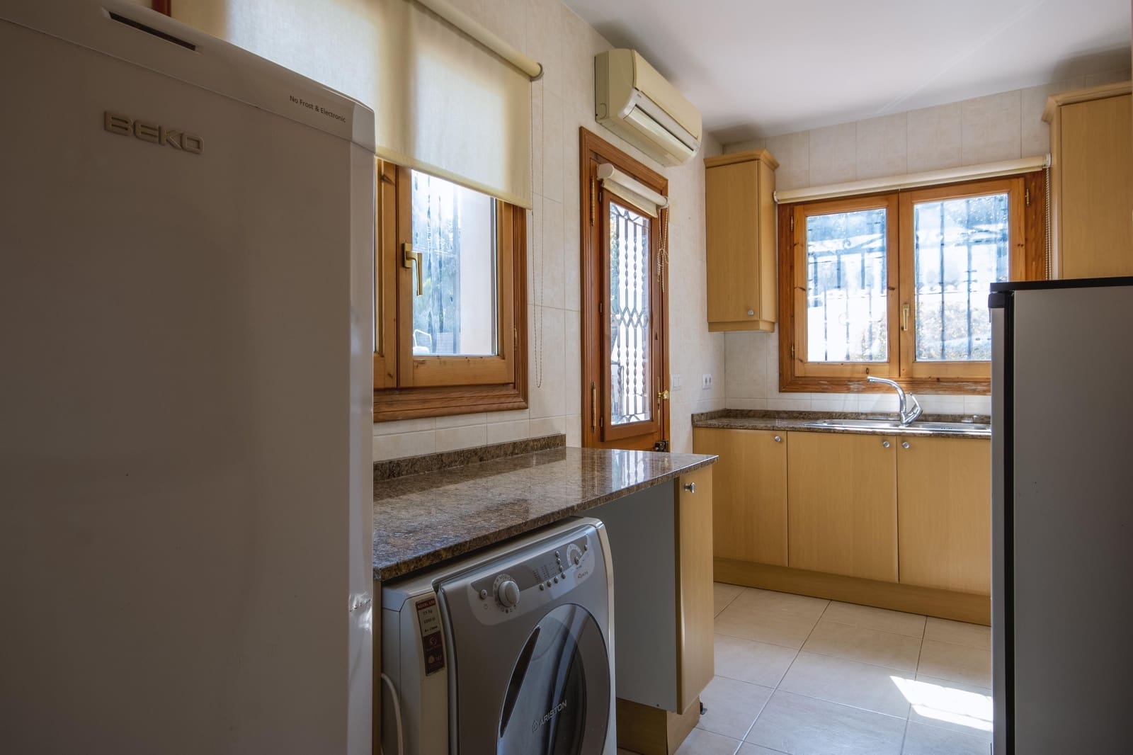   6 soveværelse   ferieVilla i Javea / Xabia   med   swimmingpool  garage  - € 1.559 (Ref: 4026160)