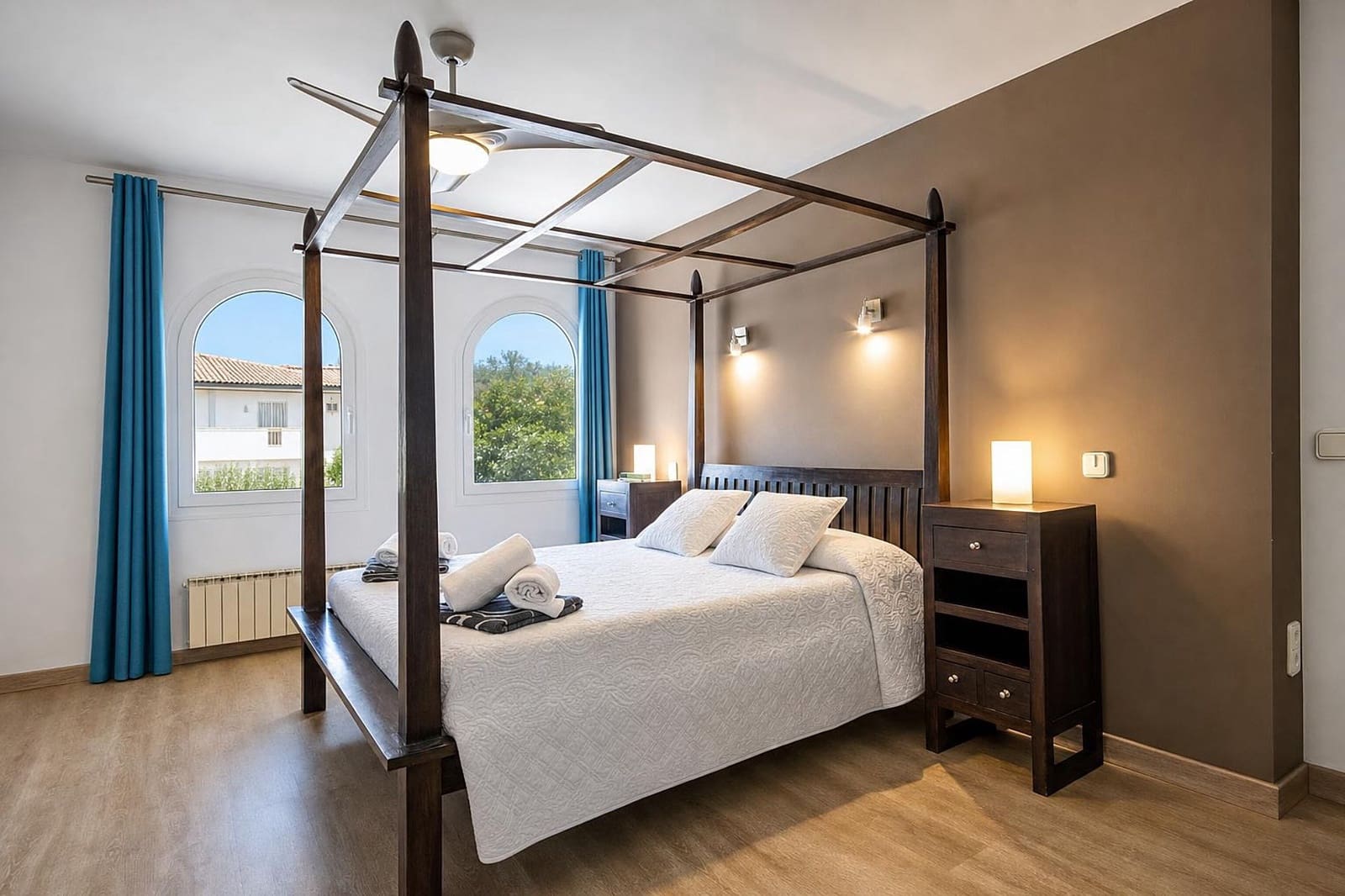 3 quarto Moradia para arrendamento para férias em Adsubia com piscina Garagem - 1 363 € (Ref: 4026170)