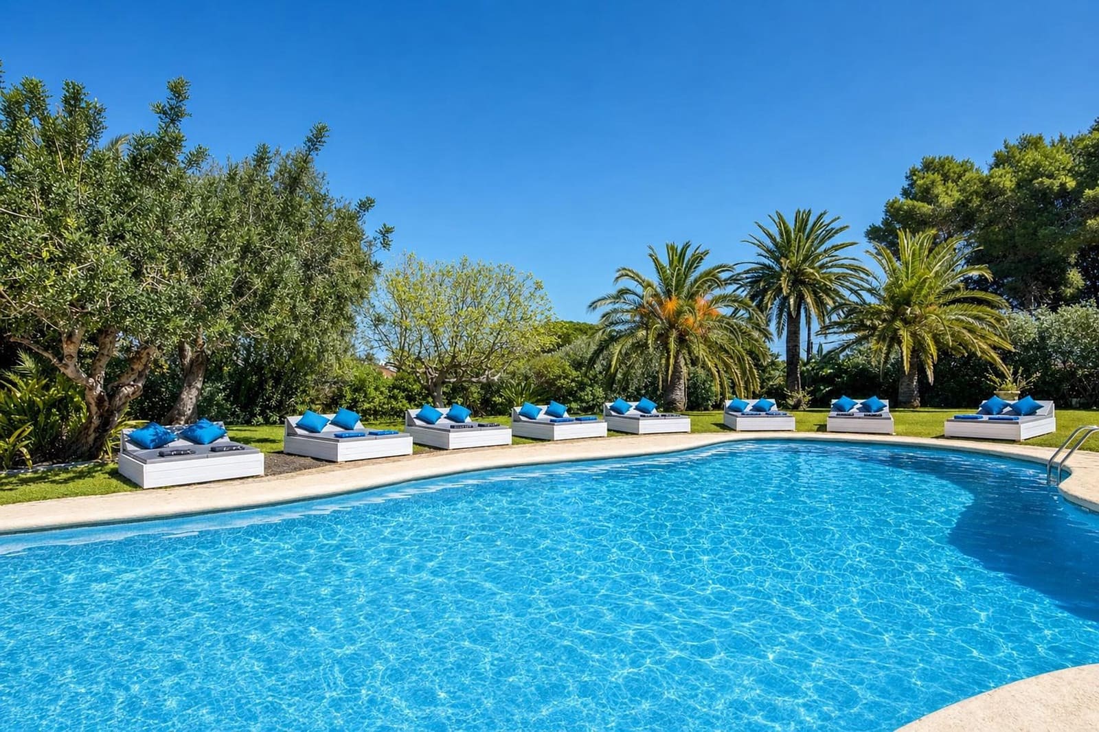 3 quarto Moradia para arrendamento para férias em Adsubia com piscina Garagem - 1 363 € (Ref: 4026170)