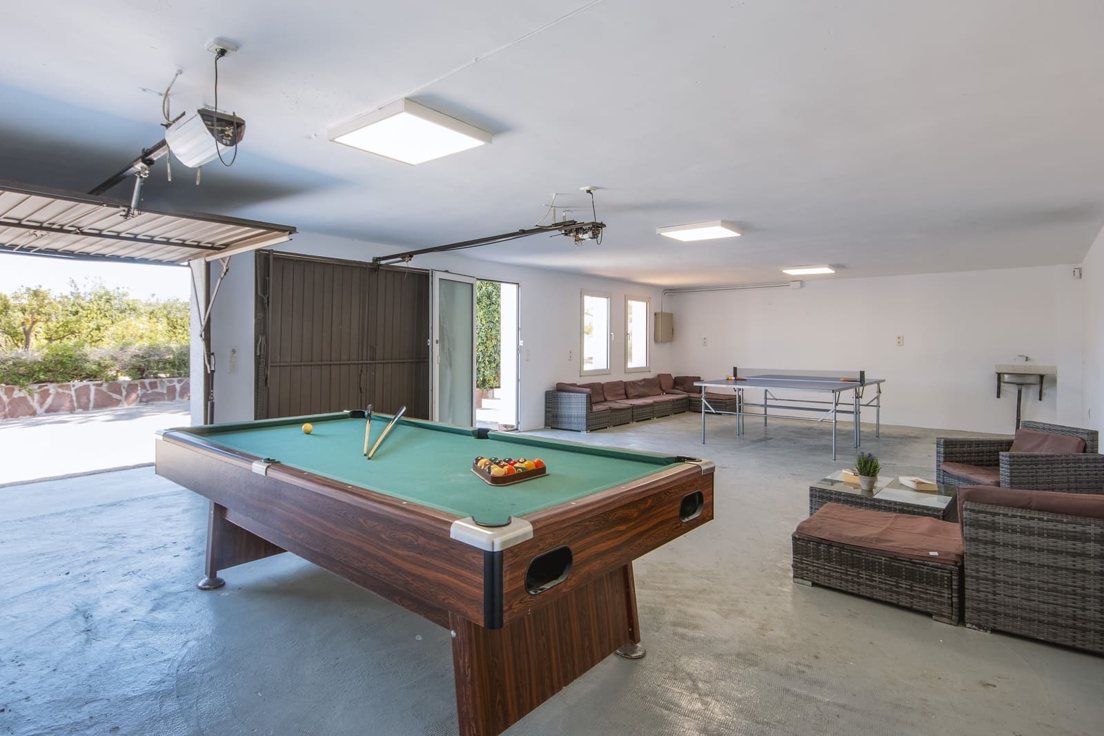 4 slaapkamer Villa voor vakantieverhuur in Adsubia met zwembad garage - € 1.642 (Ref: 4026171)