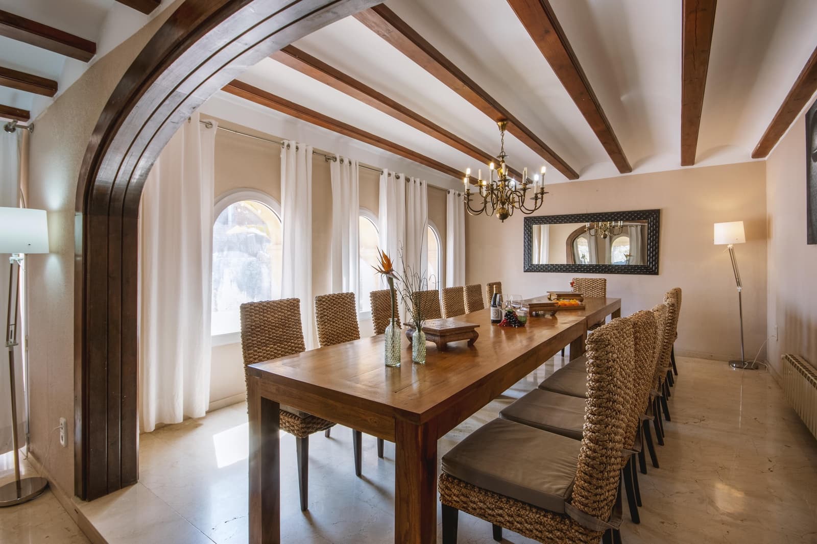 4 slaapkamer Villa voor vakantieverhuur in Adsubia met zwembad garage - € 1.642 (Ref: 4026171)