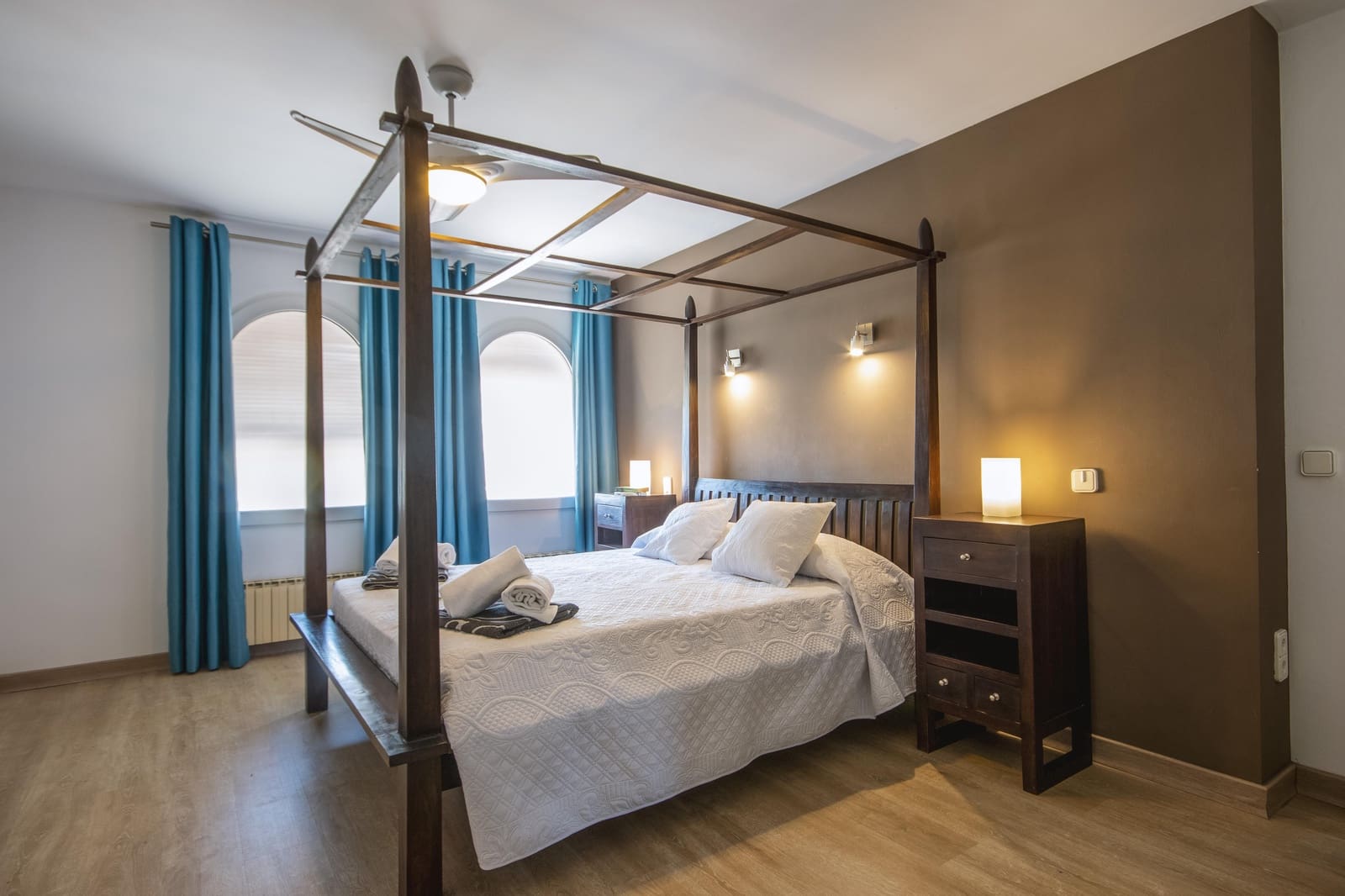 7 slaapkamer Villa voor vakantieverhuur in Adsubia met zwembad garage - € 2.753 (Ref: 4026173)