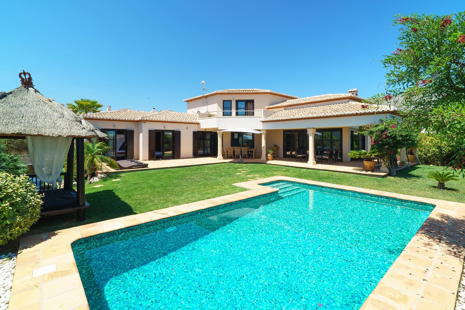 2 sovrum Villa för semesterbostäder i Denia med pool garage - 653 € (Ref: 4026188)