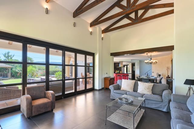 2 slaapkamer Villa voor vakantieverhuur in Dénia met zwembad garage - € 653 (Ref: 4026188)