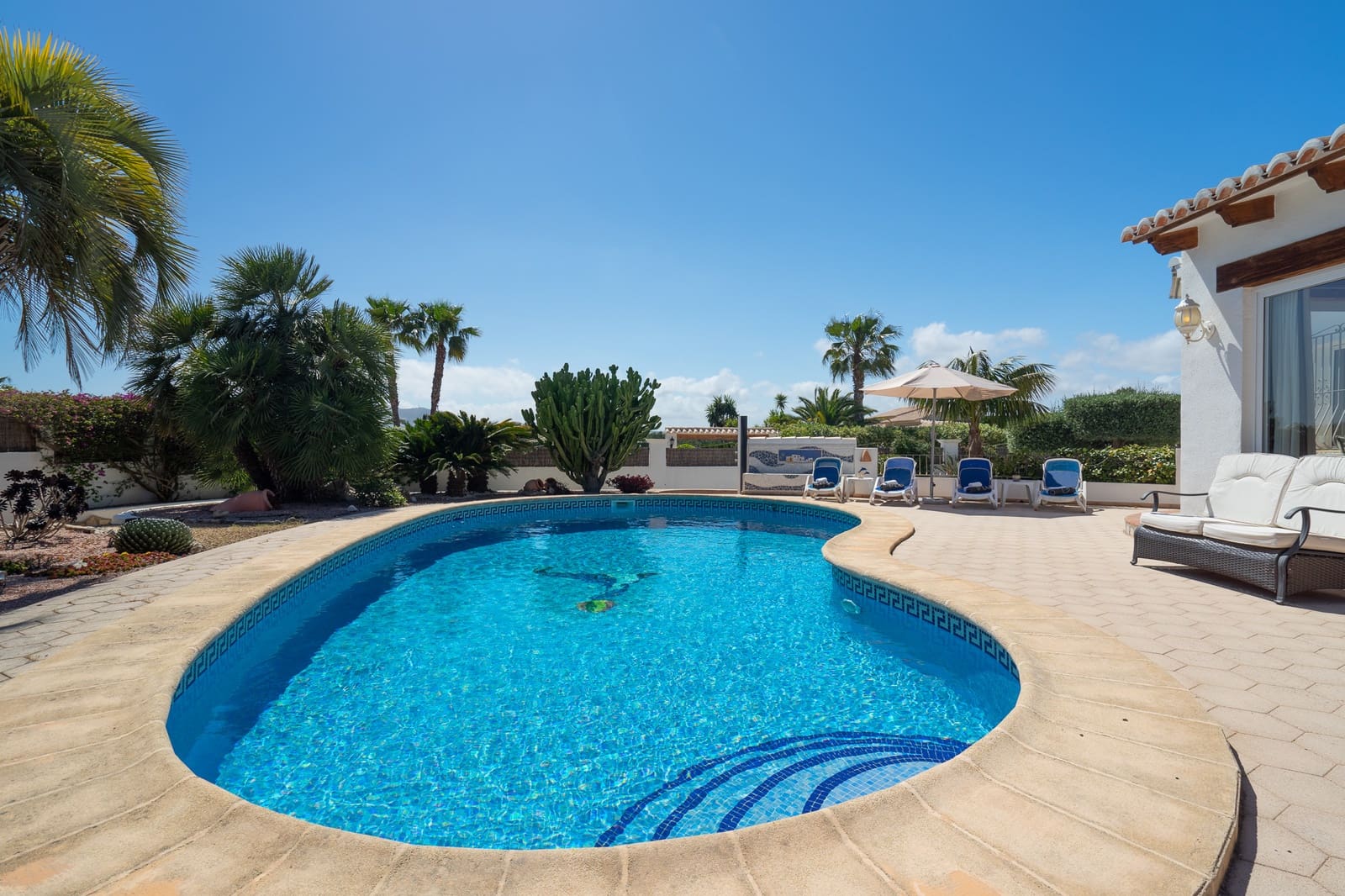 4 slaapkamer Villa voor vakantieverhuur in Javea / Xabia met zwembad garage - € 915 (Ref: 4586270)