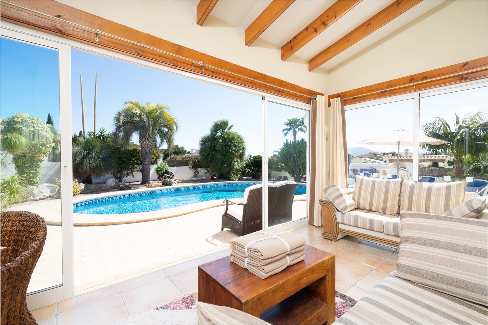 4 slaapkamer Villa voor vakantieverhuur in Javea / Xabia met zwembad garage - € 915 (Ref: 4586270)