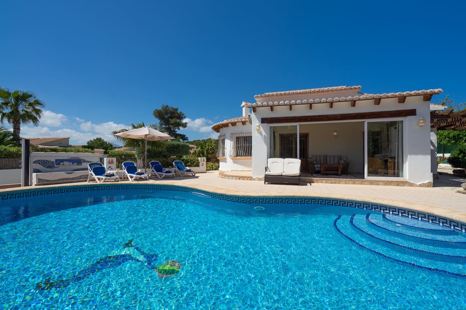 4 slaapkamer Villa voor vakantieverhuur in Javea / Xabia met zwembad garage - € 915 (Ref: 4586270)