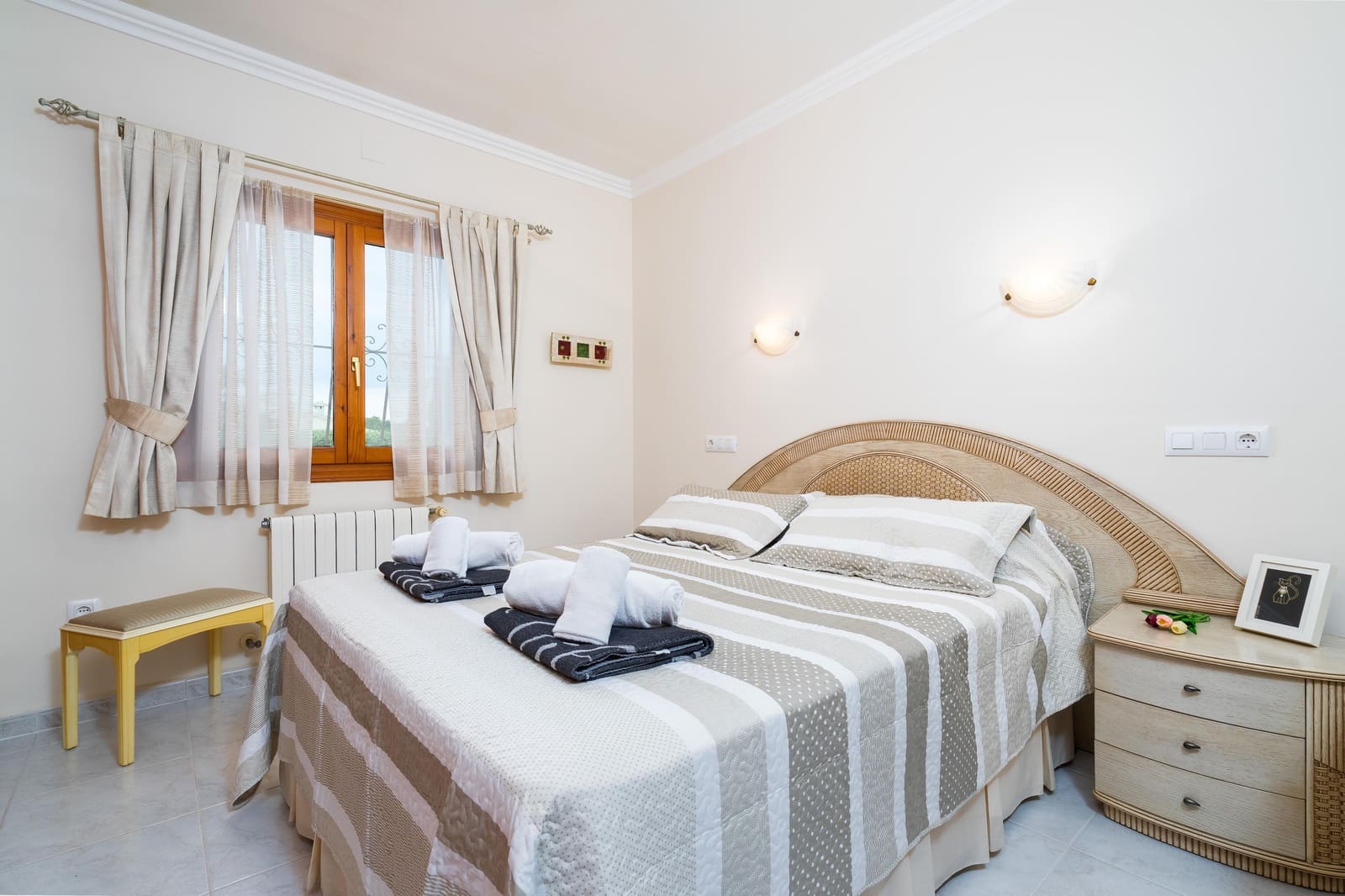 4 slaapkamer Villa voor vakantieverhuur in Javea / Xabia met zwembad garage - € 915 (Ref: 4586270)