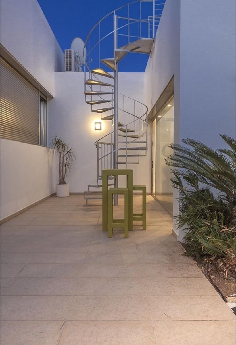 3 slaapkamer Villa voor vakantieverhuur in Javea / Xabia met zwembad garage - € 1.597 (Ref: 4606172)