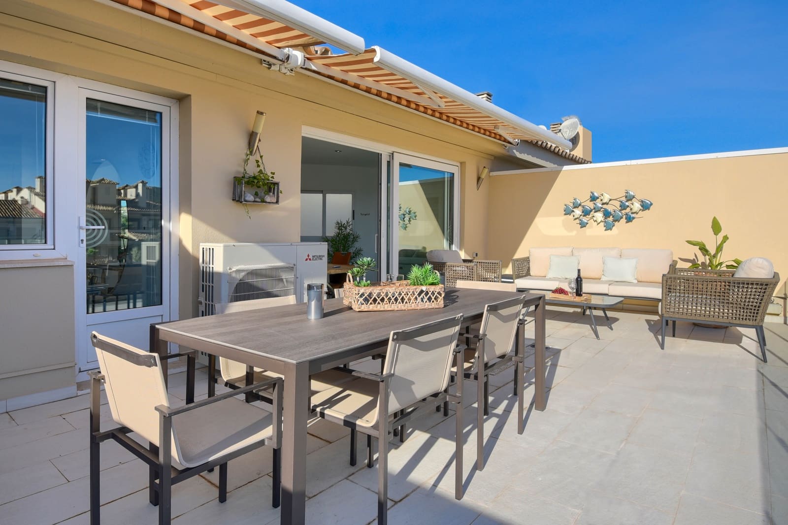 2 slaapkamer Appartement voor vakantieverhuur in Moraira met garage - € 667 (Ref: 4616696)