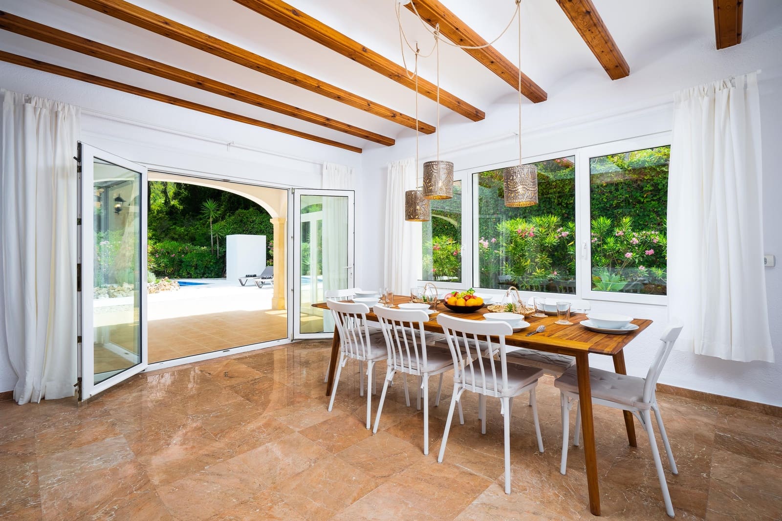 3 slaapkamer Villa voor vakantieverhuur in Javea / Xabia met zwembad garage - € 905 (Ref: 4681219)