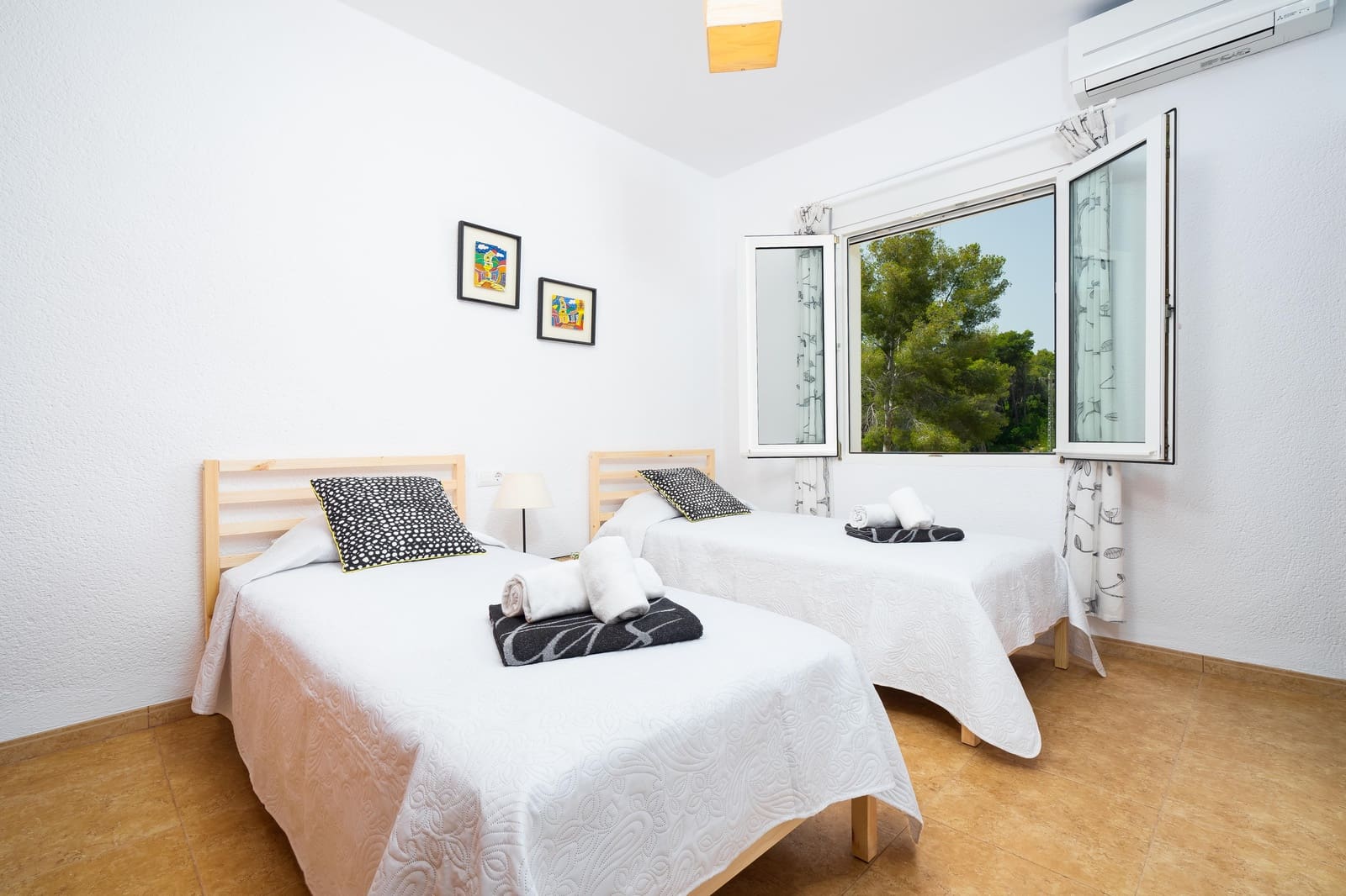 3 slaapkamer Villa voor vakantieverhuur in Javea / Xabia met zwembad garage - € 905 (Ref: 4681219)