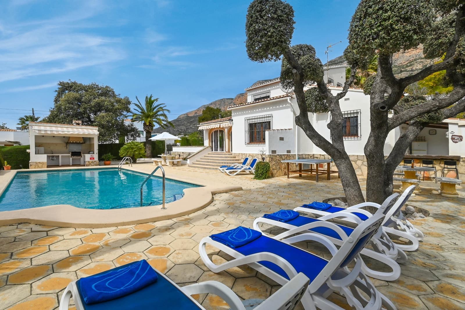 5 makuuhuone Maalaistalo lomavuokrausta paikassa Javea / Xabia mukana uima-altaan 
autotalli - 2 180 € (Ref: 4822313)