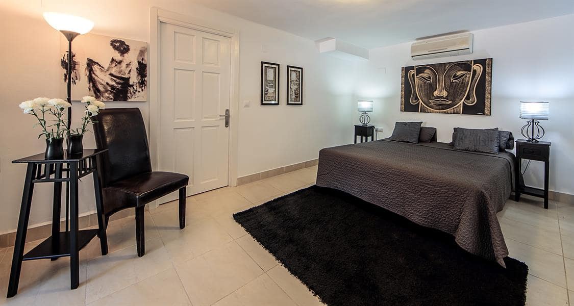 3 slaapkamer Villa voor vakantieverhuur in Moraira met zwembad garage - € 743 (Ref: 4881628)