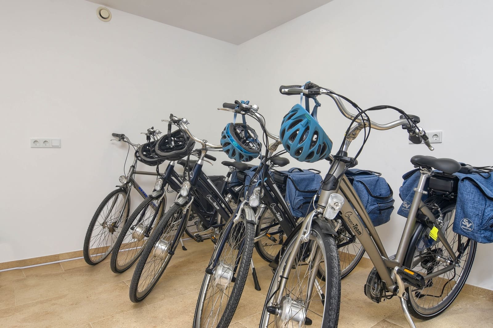 3 bedroom Villa for holiday rental in Moraira with pool garage - € 1,320 (Ref: 4881630)