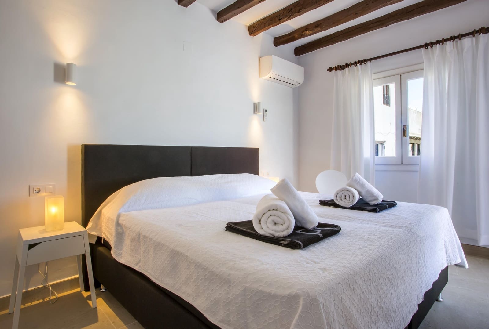   3 soveværelse   ferieFinca/Landehus i Moraira   med   swimmingpool  garage  - € 508 (Ref: 4881633)