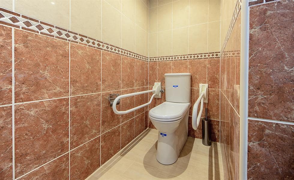 4 slaapkamer Villa voor vakantieverhuur in Moraira met zwembad garage - € 950 (Ref: 4881640)