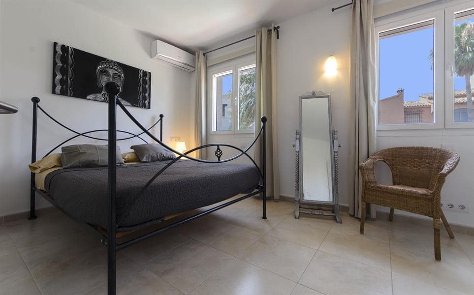 6 slaapkamer Villa voor vakantieverhuur in Moraira met zwembad garage - € 1.296 (Ref: 4881641)