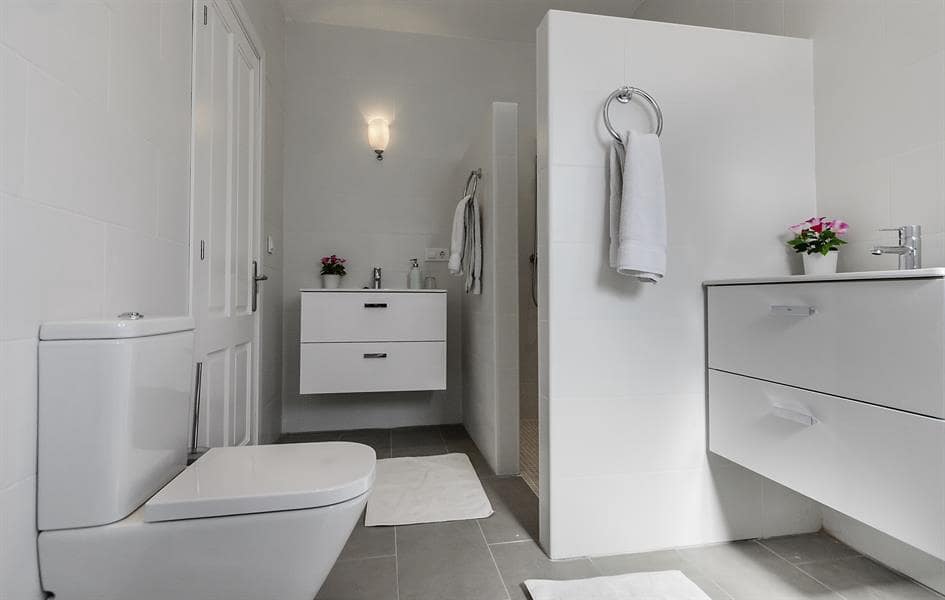 6 slaapkamer Villa voor vakantieverhuur in Moraira met zwembad garage - € 1.296 (Ref: 4881641)